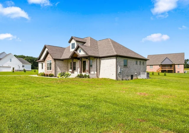 Photo 3 of Single family home for sale at 114 Hurst Dr, Leoma, TN 38468 | MLS# 3510896 | Listing updated on 2026-09-21