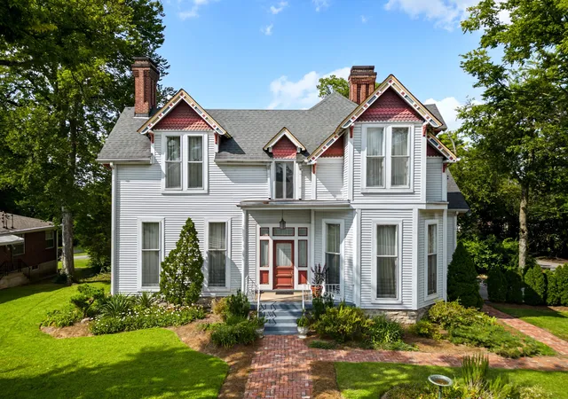 Photo 1 of Single family home for sale at 2500 Woodlawn Dr, Nashville, TN 37212 | MLS# 3513511 | Listing updated on 2026-09-15