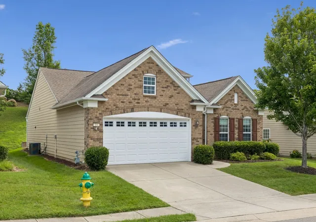 Photo 2 of Sale Pending at 304 Palisade Dr, Mount Juliet, TN 37122 | MLS# 3510961 | Listing updated on 2026-09-28