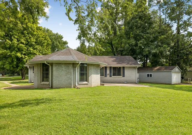 1st image of 100 Lakewood Cir, Smyrna, TN 37167 | MLS# 3511242