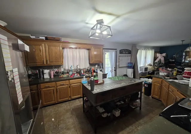 Photo 1 of Single family home for sale at 825 Leigh Ann Dr, Clarksville, TN 37042 | MLS# 3510897 | Listing updated on 2026-10-16