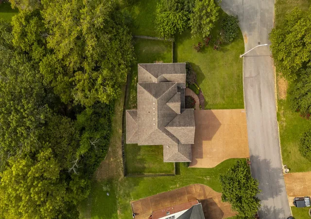 Photo 4 of Single family home for sale at 816 Lynn Dr, Goodlettsville, TN 37072 | MLS# 3512660 | Listing updated on 2026-10-05