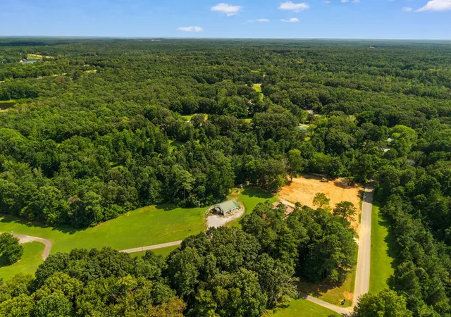 2nd image of 89 Leach Rd, Huntingdon, TN 38344 | MLS# 3510929