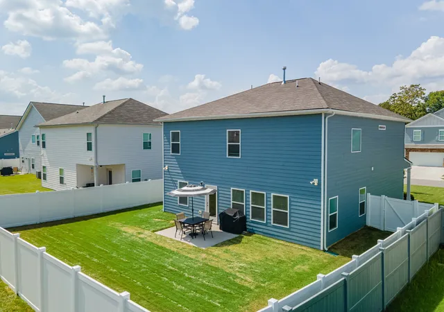 Photo 2 of Single family home for sale at 218 Stonewall Dr, Columbia, TN 38401 | MLS# 3611995 | Listing updated on 2026-10-07