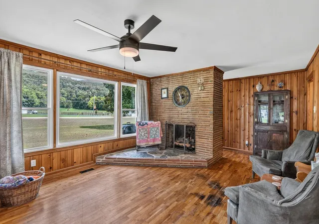Photo 3 of Single family home for sale at 673 Highway 150, Jasper, TN 37347 | MLS# 3595895 | Listing updated on 2026-09-24