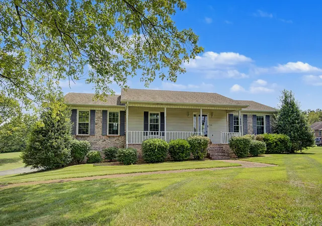 2nd image of 356 Lee Rd, Cottontown, TN 37048 | MLS# 3510962