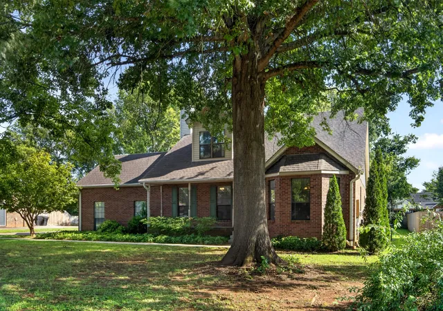 Photo 3 of Single family home for sale at 519 Winthorne Ct, Murfreesboro, TN 37129 | MLS# 3513890 | Listing updated on 2026-10-28