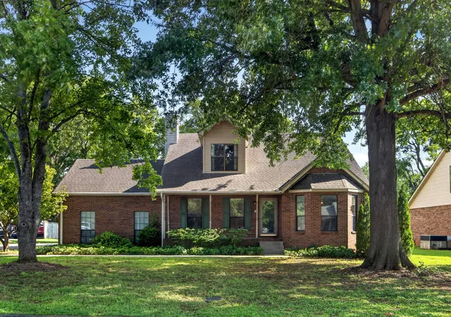 Photo 2 of Single family home for sale at 519 Winthorne Ct, Murfreesboro, TN 37129 | MLS# 3513890 | Listing updated on 2026-10-28