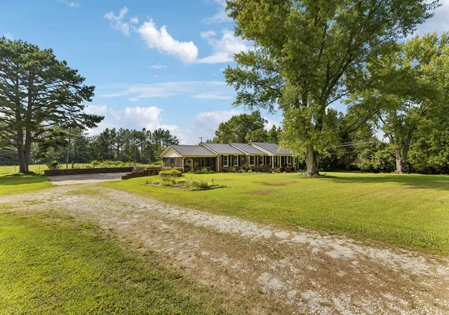 image of 216 Napier Lake Rd, Hohenwald, TN 38462 | MLS# 3511089