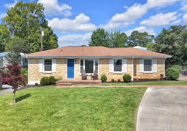 1st image of 852 Glendale Dr, Clarksville, TN 37043 | MLS# 3511010