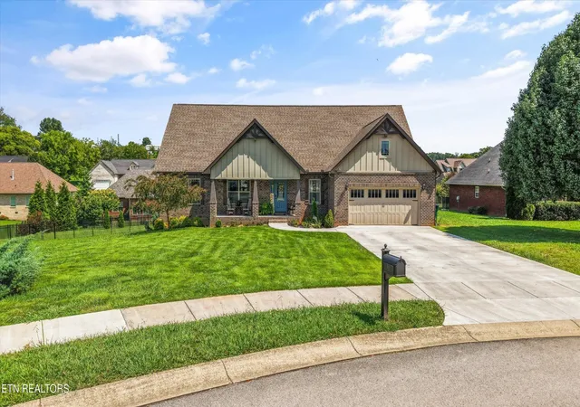 Photo 3 of Single family home for sale at 1619 Cascading Fls Ln, Sevierville, TN 37876 | MLS# 3511014 | Listing updated on 2026-10-09