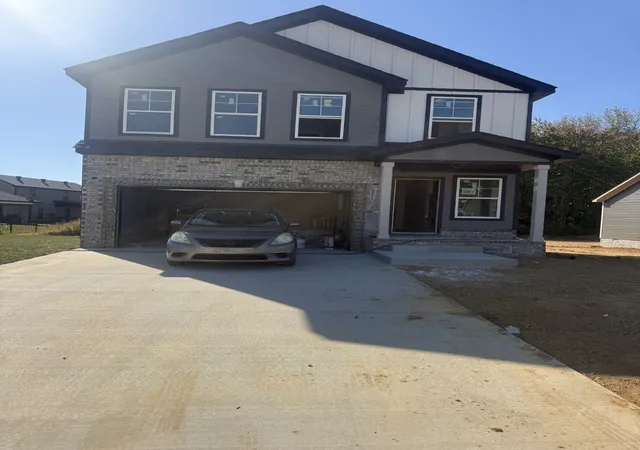 Single family home for sale at 380 Hereford Farms, Clarksville, TN 37043 | MLS# 3513170