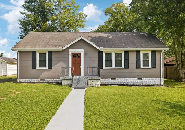 1st image of 211 Rushwood Dr, Murfreesboro, TN 37130 | MLS# 3513086