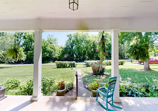 2nd image of 315 Old Lincoln Rd, Fayetteville, TN 37334 | MLS# 3511059