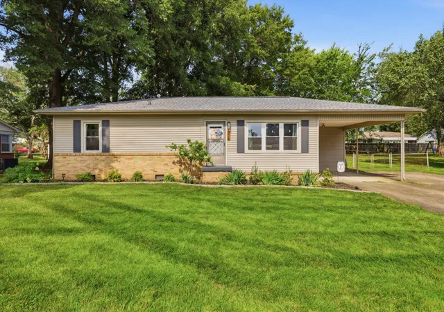 1st image of 216 Ellis Dr, Paris, TN 38242 | MLS# 3512515