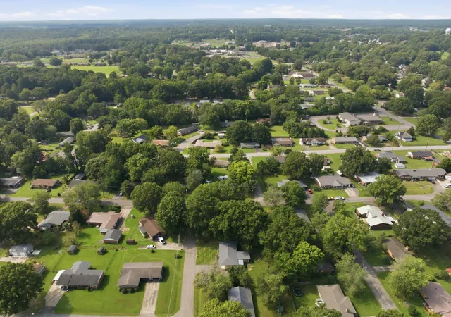 34th image of 216 Ellis Dr, Paris, TN 38242 | MLS# 3512515