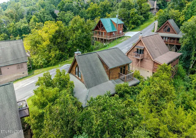 37th image of 2223 Eagle Feather Dr, Sevierville, TN 37876 | MLS# 3511083