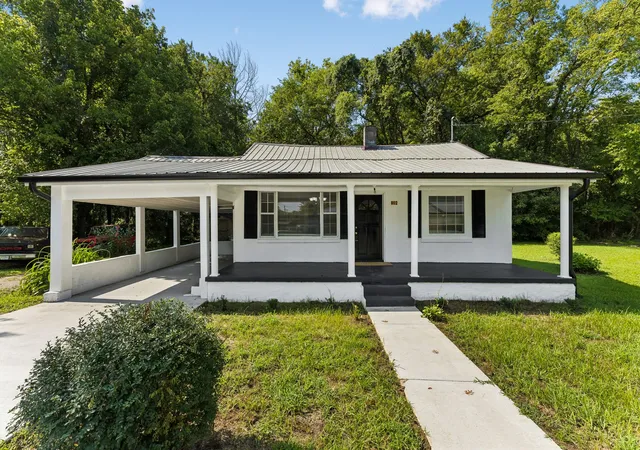 1st image of 802 Gray St, Mount Pleasant, TN 38474 | MLS# 3511109