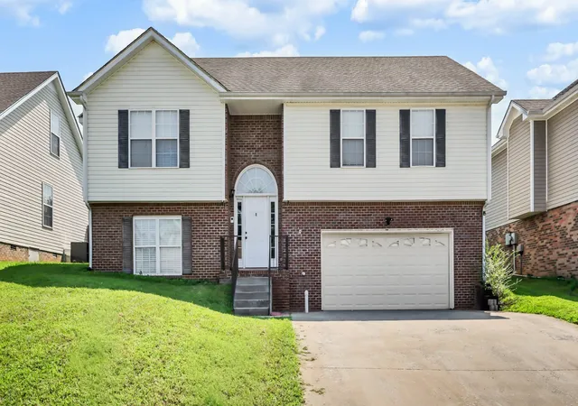 Photo 1 of Single family home for sale at 2657 Arthurs Ct, Clarksville, TN 37040 | MLS# 3513145 | Listing updated on 2026-08-15