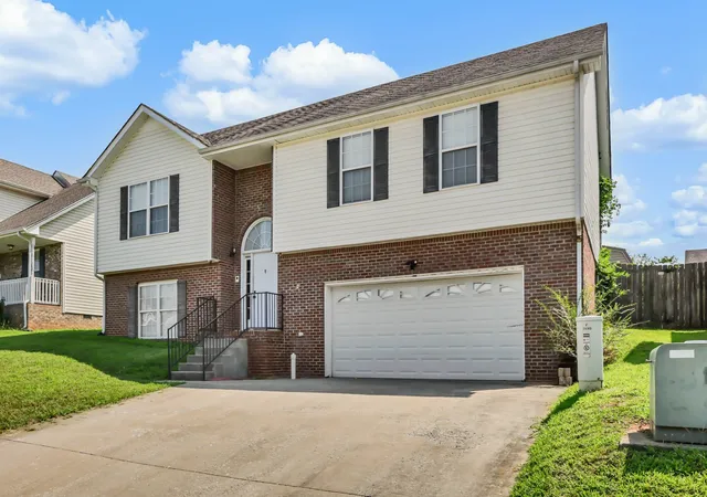Photo 4 of Single family home for sale at 2657 Arthurs Ct, Clarksville, TN 37040 | MLS# 3513145 | Listing updated on 2026-08-15