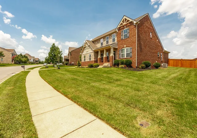 Photo 3 of Single family home for sale at 770 Nelms Dr, Gallatin, TN 37066 | MLS# 3511253 | Listing updated on 2026-10-13
