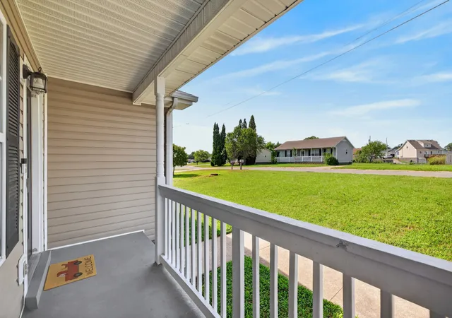 Photo 4 of Single family home for sale at 121 Gleaves Ln, Oak Grove, KY 42262 | MLS# 3512904 | Listing updated on 2026-08-29