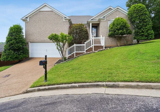 Photo 1 of Sale Pending at 805 Waterloo Ct, Nashville, TN 37209 | MLS# 3511254 | Listing updated on 2026-08-20