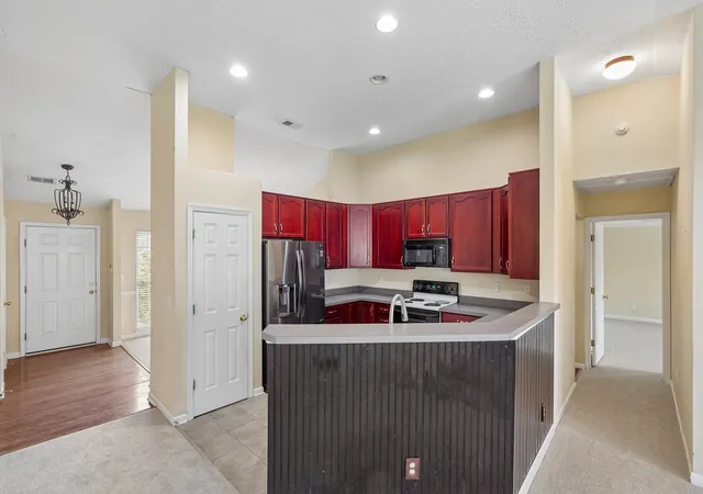 Photo 4 of Sale Pending at 805 Waterloo Ct, Nashville, TN 37209 | MLS# 3511254 | Listing updated on 2026-08-20