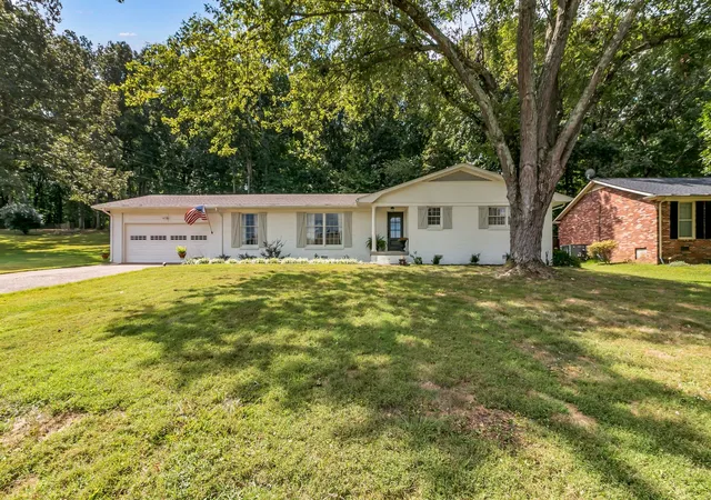 1st image of 1923 White Oak Dr, Paris, TN 38242 | MLS# 3511207