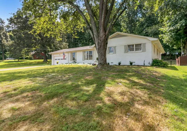 5th image of 1923 White Oak Dr, Paris, TN 38242 | MLS# 3511207