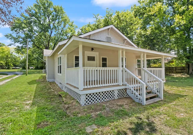2nd image of 108 Cedar St, Bruceton, TN 38317 | MLS# 3511194