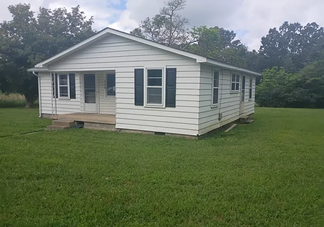Photo 3 of Single family home for sale at 305 Marbury Rd, Tullahoma, TN 37388 | MLS# 3511227 | Listing updated on 2026-08-24