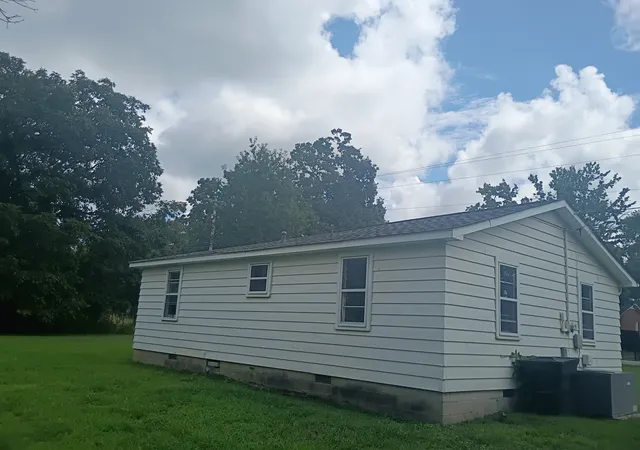 Photo 4 of Single family home for sale at 305 Marbury Rd, Tullahoma, TN 37388 | MLS# 3511227 | Listing updated on 2026-09-29