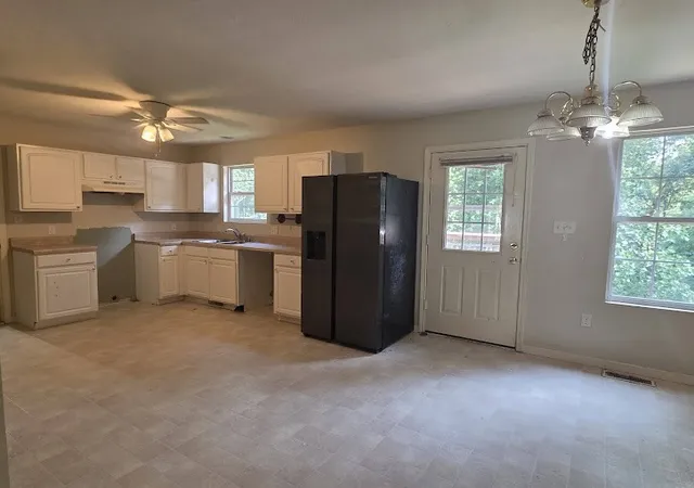 Photo 3 of Single family home for sale at 4138 Mitchell Weaver Rd, Scottsville, KY 42164 | MLS# 3511258 | Listing updated on 2026-08-29