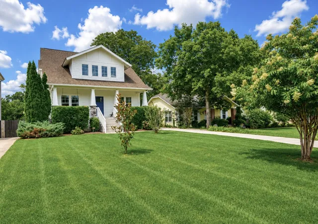 Photo 2 of Single family home for sale at 4100 Westlawn Dr, Nashville, TN 37209 | MLS# 3512539 | Listing updated on 2026-08-21