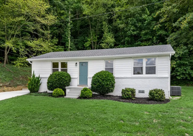 2nd image of 99 Gallaher St, Ashland City, TN 37015 | MLS# 3511223