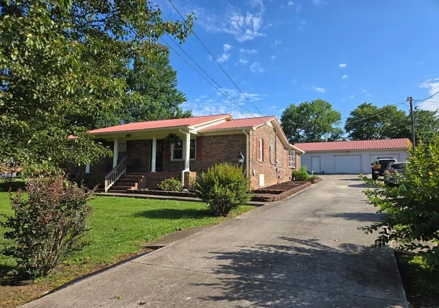 3rd image of 301 Mcquade Cir, Mc Minnville, TN 37110 | MLS# 3511232