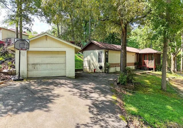 Photo 3 of Manufactured home for sale at 25 Jones Loop, Springville, TN 38256 | MLS# 3514199 | Listing updated on 2026-08-20