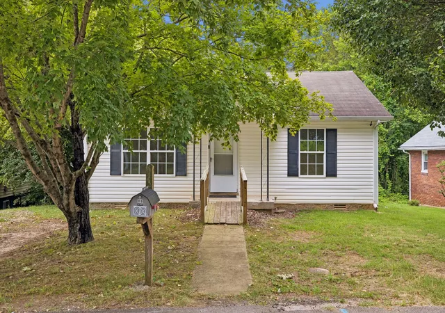 2nd image of 403 Martin St, Clarksville, TN 37040 | MLS# 3520870
