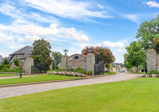 Photo 2 of Single family home for sale at 1074 Isaac Franklin Dr, Gallatin, TN 37066 | MLS# 3512495 | Listing updated on 2026-09-04
