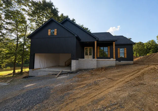 2nd image of 1821 Francis Ferry Rd, Mc Minnville, TN 37110 | MLS# 3512455