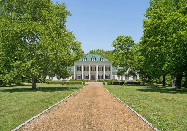 Photo 2 of Single family home for sale at 1370 Moran Rd, Franklin, TN 37069 | MLS# 3512384 | Listing updated on 2026-09-22