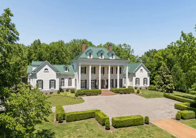 Photo 3 of Single family home for sale at 1370 Moran Rd, Franklin, TN 37069 | MLS# 3512384 | Listing updated on 2026-09-22