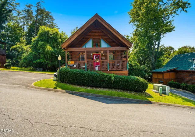 1st image of 220 Moose Ridge Way, Pigeon Forge, TN 37863 | MLS# 3512383