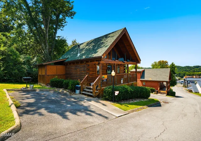 2nd image of 214 Moose Ridge Way, Pigeon Forge, TN 37863 | MLS# 3512391