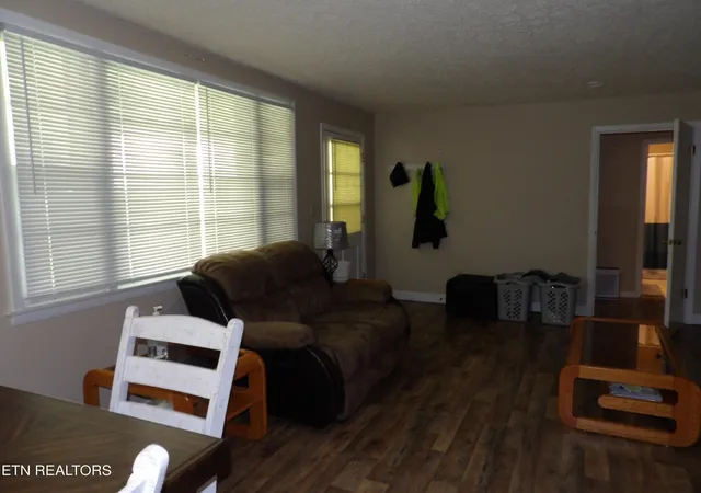 4th image of 525 Woodlawn Rd, Crossville, TN 38555 | MLS# 3512396