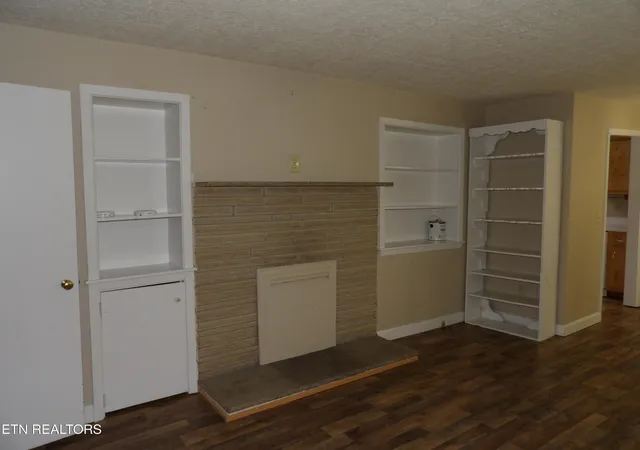 Photo 3 of Single family home for sale at 525 Woodlawn Rd, Crossville, TN 38555 | MLS# 3512396 | Listing updated on 2026-10-05