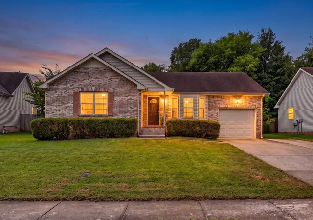 Photo 2 of Single family home for sale at 3259 Veranda Cir, Clarksville, TN 37042 | MLS# 3525840 | Listing updated on 2026-09-19