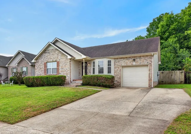 Photo 3 of Single family home for sale at 3259 Veranda Cir, Clarksville, TN 37042 | MLS# 3525840 | Listing updated on 2026-09-19
