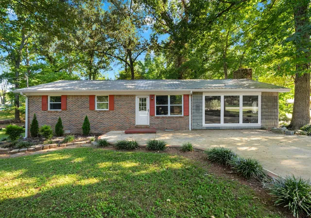 Photo 2 of Single family home for sale at 125 Dogwood Dr, Huntland, TN 37345 | MLS# 3528911 | Listing updated on 2026-09-22